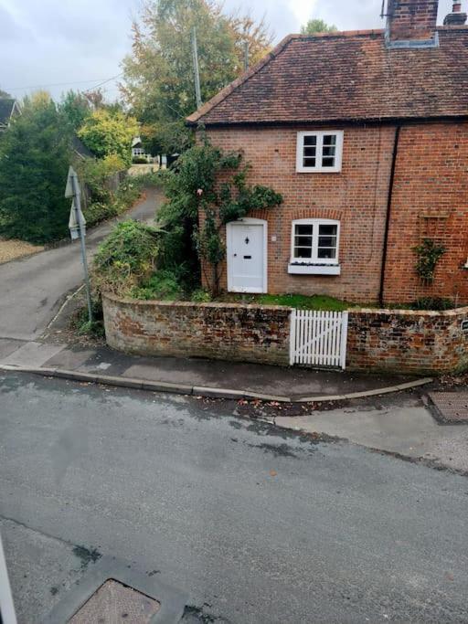Gorgeous 2 Bedroom Kintbury Cottage Luaran gambar
